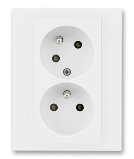 ABB LEVIT 5513H-C02357 03 Zásuvka dvojnásobná s clonkami, s natočenou dutinou, bílá/bílá